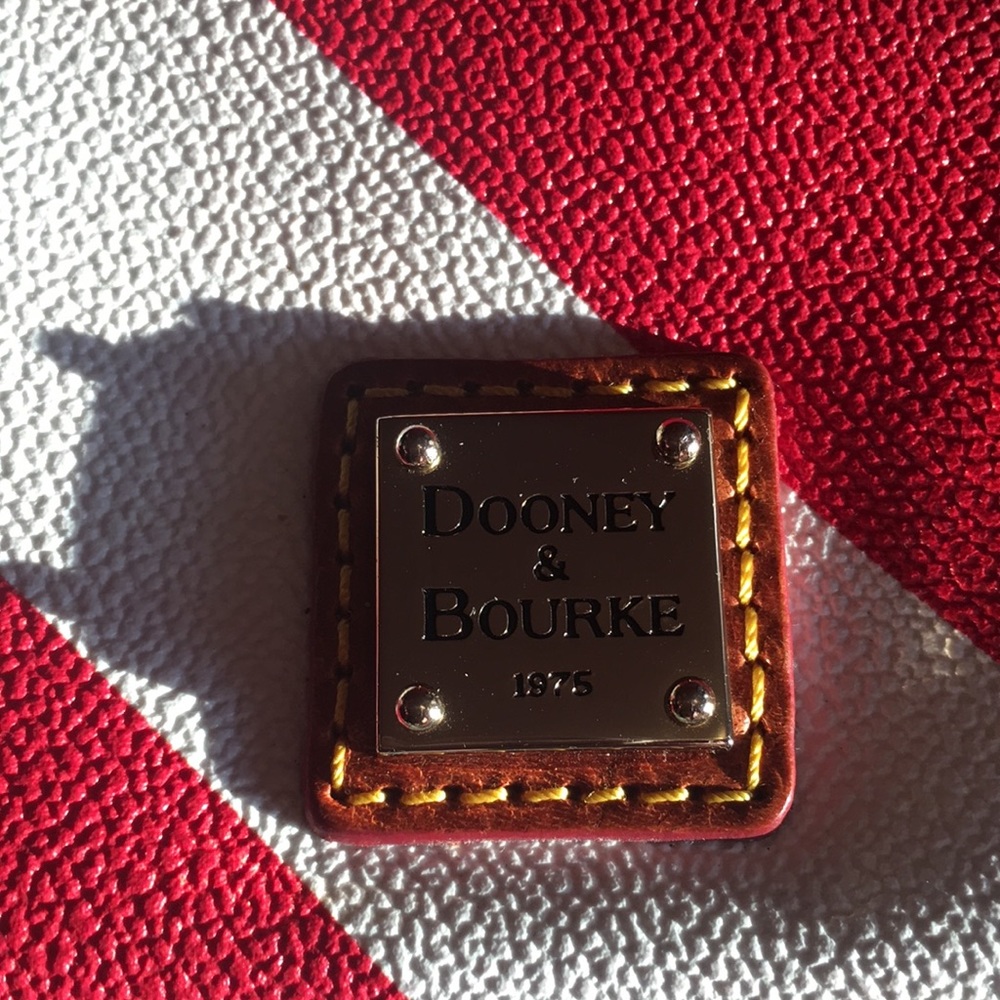 Dooney & Bourke red and creme coin/card holder. - Picture 3 of 7